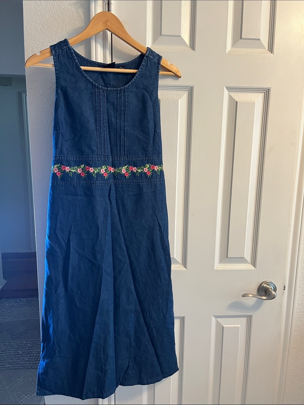 Women’s Cotton Denim Dress with Floral Embroidery Size Small